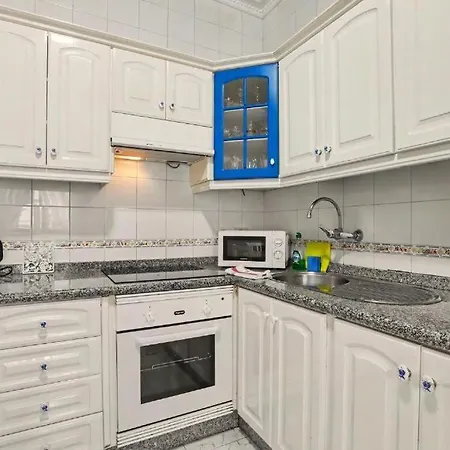 Cristianos Apartmán *