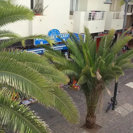 Cristianos Apartmán *